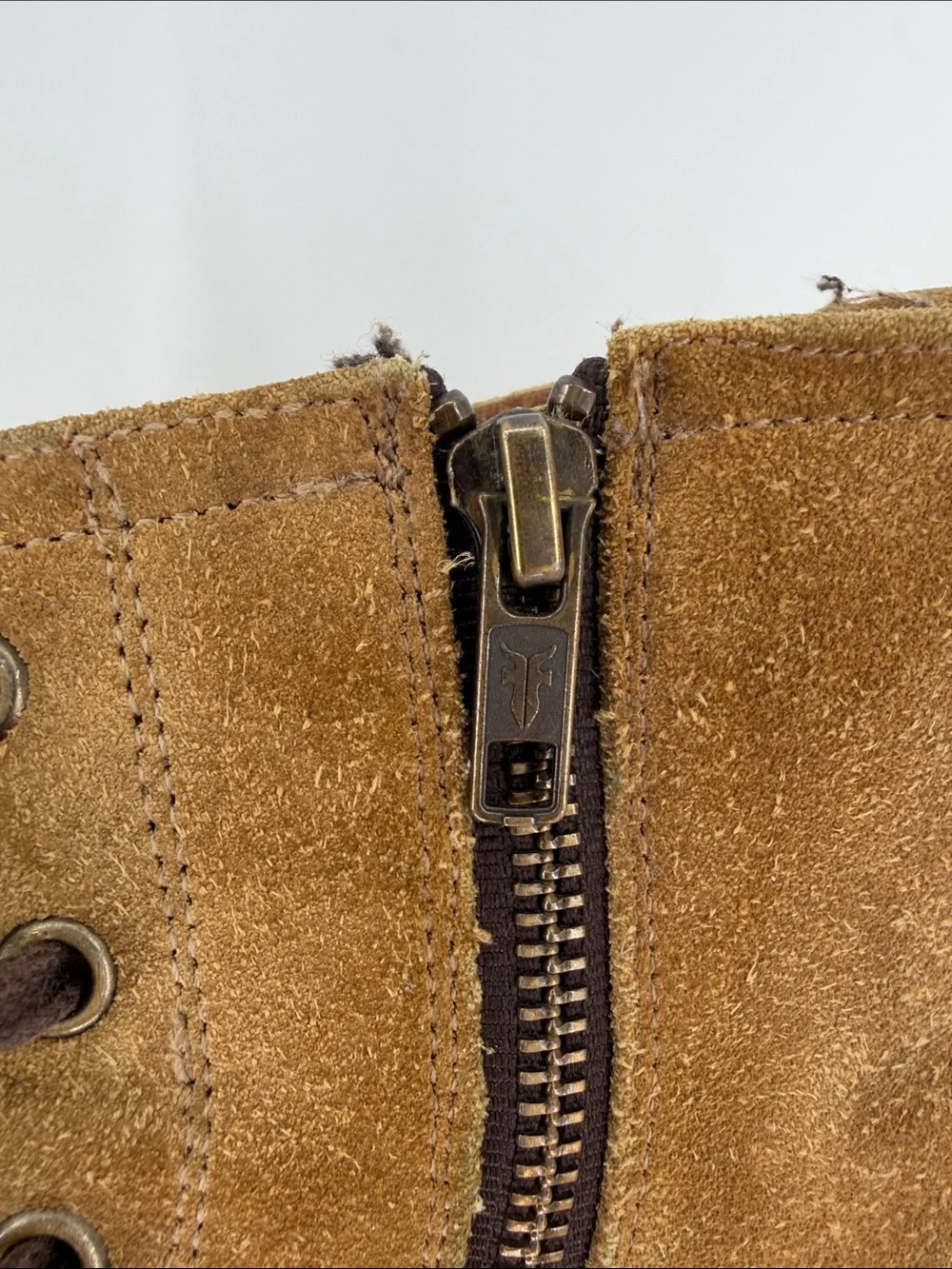 Frye Bowery Lace Up 80340 Men’s 10 D Wheat Suede Boots Rare Side Zip